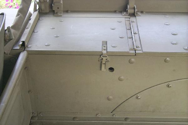 Front right compartment lid