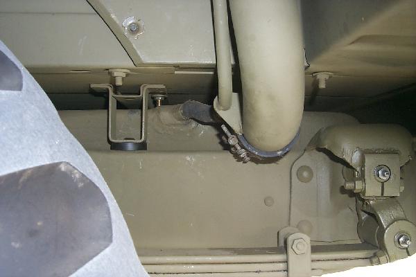Right gas tank cross-sil